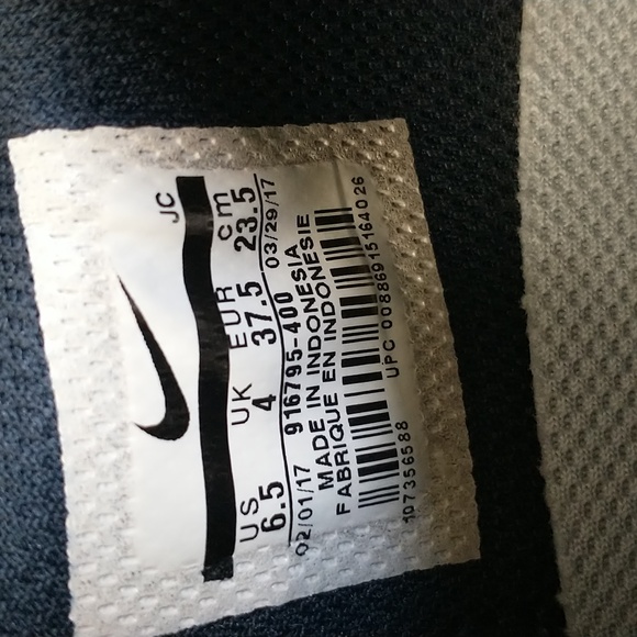 Nike Court Royale Suede Women's Shoes - Picture 10 of 11